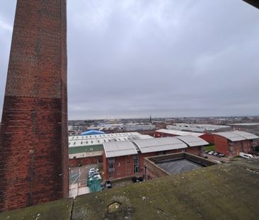 New Hall Lane, Preston - Photo 4