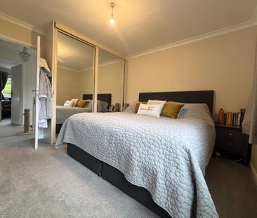 4 bedroom detached house to rent - Photo 2