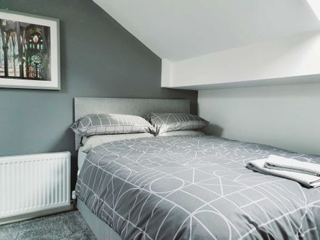 Bloomfield Rd, Blackpool - Photo 5