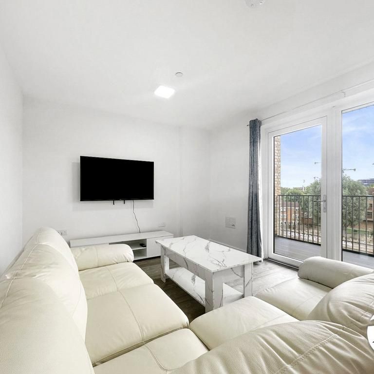 3 bedroom flat to rent - Photo 1