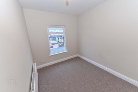 33 Reaville Park, Dundonald, Belfast, BT16 2AR - Photo 4