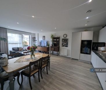 1 bedroom in a flat share to rent - Photo 6