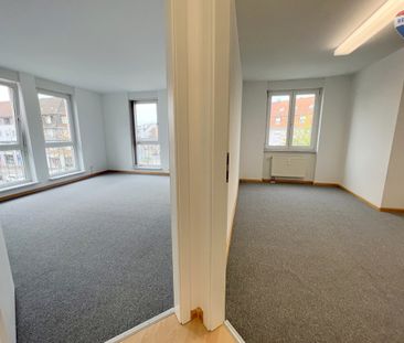 3,5-Zimmer WHG, Stadtmitte, offene Küche, Balkon, Aufzug, TG! - Photo 2