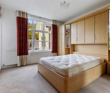 3 bedroom flat to rent - Photo 1