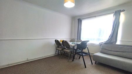 Gainsborough Road, Hayes - Photo 2