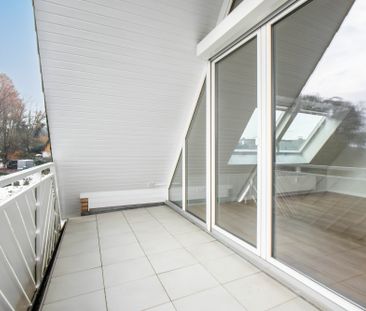 Top renovierte 3,5 Zimmer Dachgeschosswohnung mit Balkon und Einbau... - Foto 4