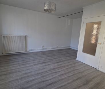 Location Appartement 1 pièce 27m² ORLEANS 45000 - Photo 3