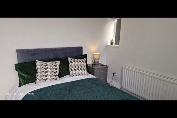 Room in a Shared House, Highgate Street, B12 - Photo 1