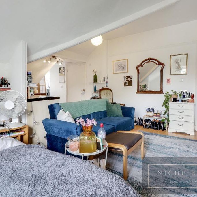 Studio to rent - Photo 1