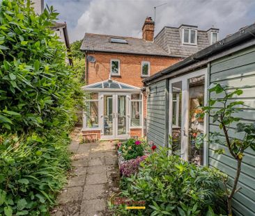 3 bedroom semi-detached house to rent - Photo 3