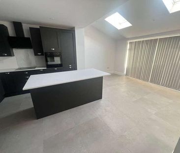 Eccles, M30 - Photo 6