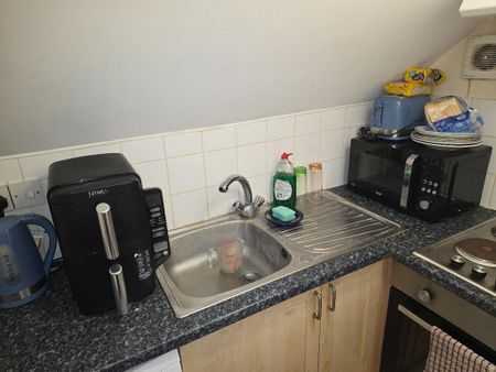 1 bedroom flat to rent - Photo 2