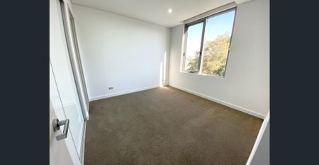 Bright two bedroom apartment in Waterloo - Photo 3