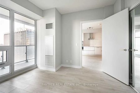 2221 Yonge Street #1806 - Photo 3