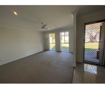 2/8 Greenwood Drive, 4740, Glenella - Photo 1