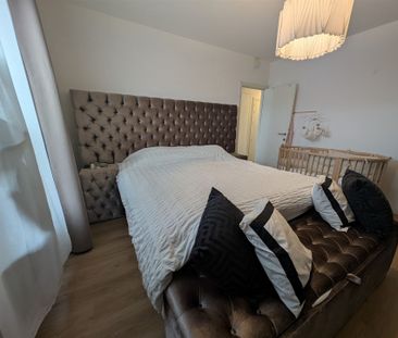 Zeer mooi 2 slaapkamerappartement met gezellig terras - Photo 3