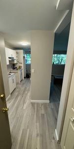 105 - 1007 BOWEN ROAD - Photo 4