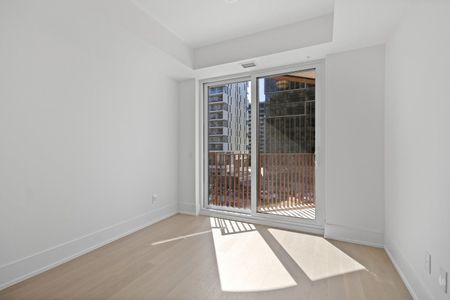For Lease - 155 Merchants Wharf N/A Unit# 327, Toronto, Ontario - Photo 3