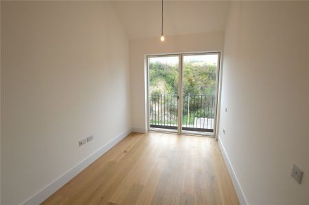 North Quay, Hayle, Cornwall, TR27 - Photo 2