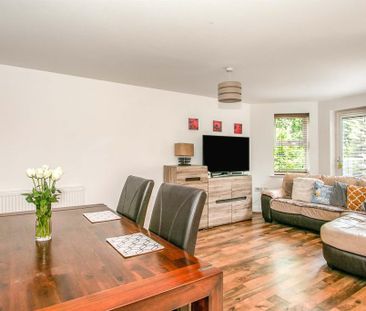 2 bedroom flat to rent - Photo 2