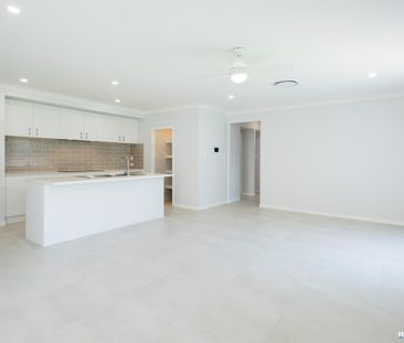 Brand-new Clarendon home - with ducted Air conditioning - Photo 6