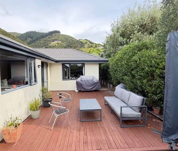 Modern four bedroom home in Atawhai - Photo 4