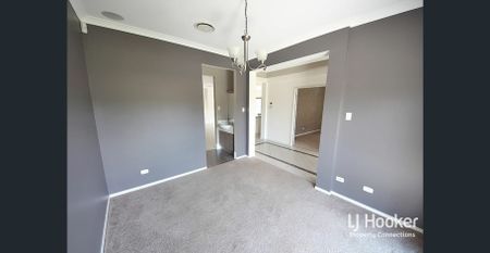SUPERB 4 BEDROOM PLUS STUDY HOME WITH POOL - Photo 4