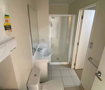 2 Bedroom Newmarket Apartment - Photo 5