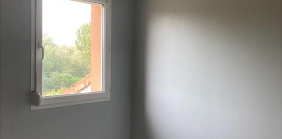 PETIT COURONNE A LOUER APPARTEMENT F2 BIS - Photo 2