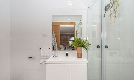 Spacious Family Home in a Quiet Annandale Court - Photo 3