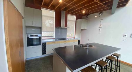 Beautiful 4-Bedroom Home – Just Minutes from B... - Photo 2