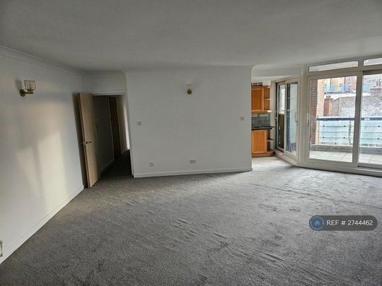 2 bedroom flat to rent - Photo 1