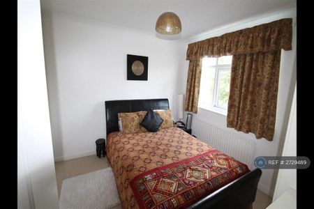 4 bedroom detached house to rent - Photo 5