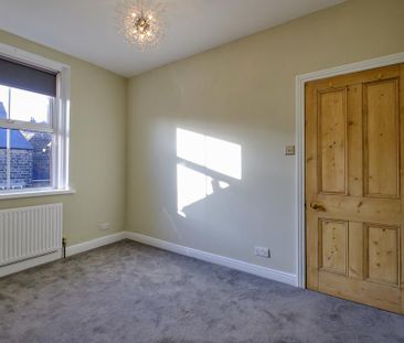 4 bedroom terraced house to rent - Photo 3