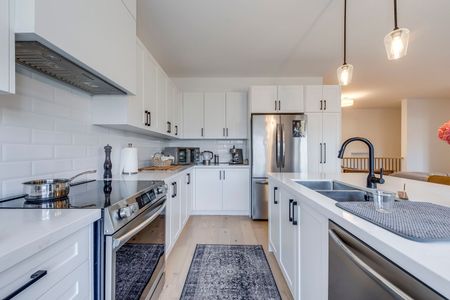 For Lease - 3 Santa Barbara Lane Road, Halton Hills, Ontario - Photo 2