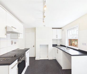 School Road, Tilehurst, Reading, Berkshire, RG31 - Photo 6
