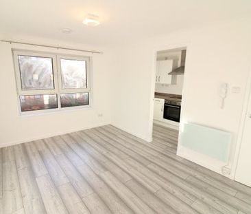 Woodlands Court, Glasgow, G60 - Photo 1