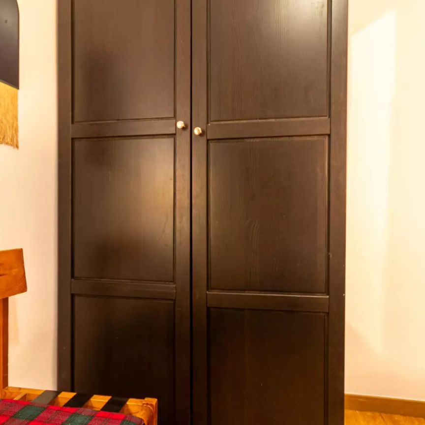 Room in a shared 6-bedroom apartment for rent in El Putget i Farró, all bills included - Photo 1