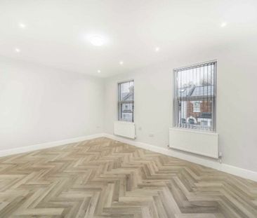 Holberton Gardens, Willesden, NW10 - Photo 1