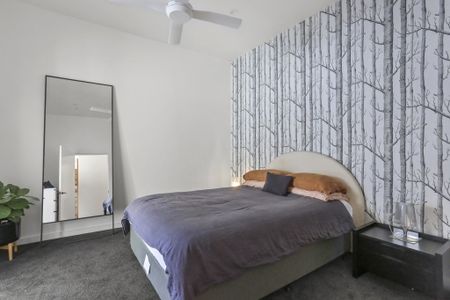 Elegant 3-Bedroom Home in Peaceful Lilyfield Pocket - Photo 4