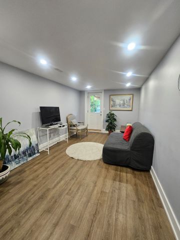 For Lease - 23 Bowsprit Avenue, Toronto, Ontario - Photo 2