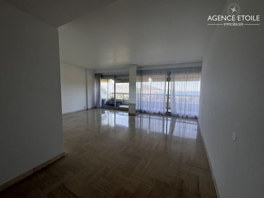 Appartement 3 pièces 105m2 MARSEILLE 8EME 2 700 euros - Photo 1