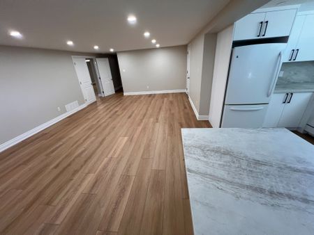 For Lease - 30 Norbert Crescent Unit# LOWER, Toronto, Ontario - Photo 4