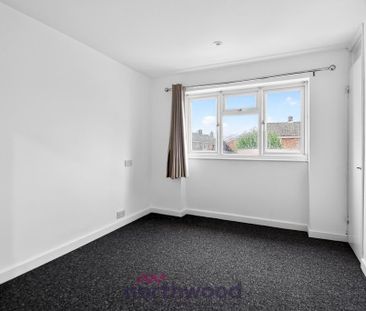 3 bedroom end of terrace house to rent - Photo 4