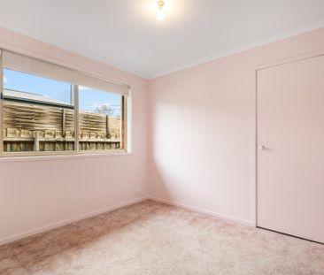 Beautifully presented family home with space, privacy & entertainin... - Photo 4