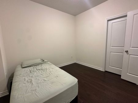 For Lease - 185 Hayrake Street, Brampton, Ontario - Photo 3