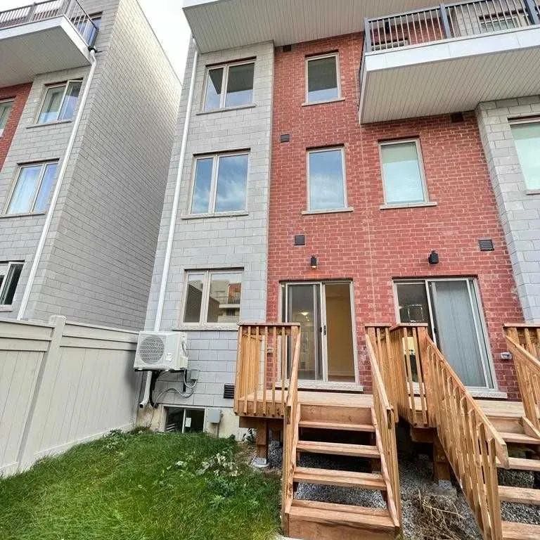 Condo Townhouse For Lease | W9251124 - Photo 1