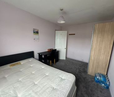 3 Bed End Terrace, Weymouth Road, BS3 - Photo 5