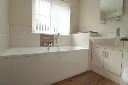 3 bedroom terraced house to rent - Photo 5