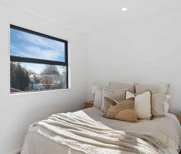 Stylish Living in a Convenient Location - Photo 3